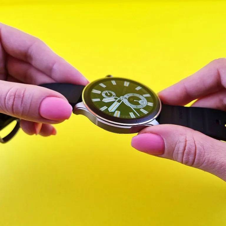 Élégance et Technologie : Les Montres Connectées en Argent pour Femmes