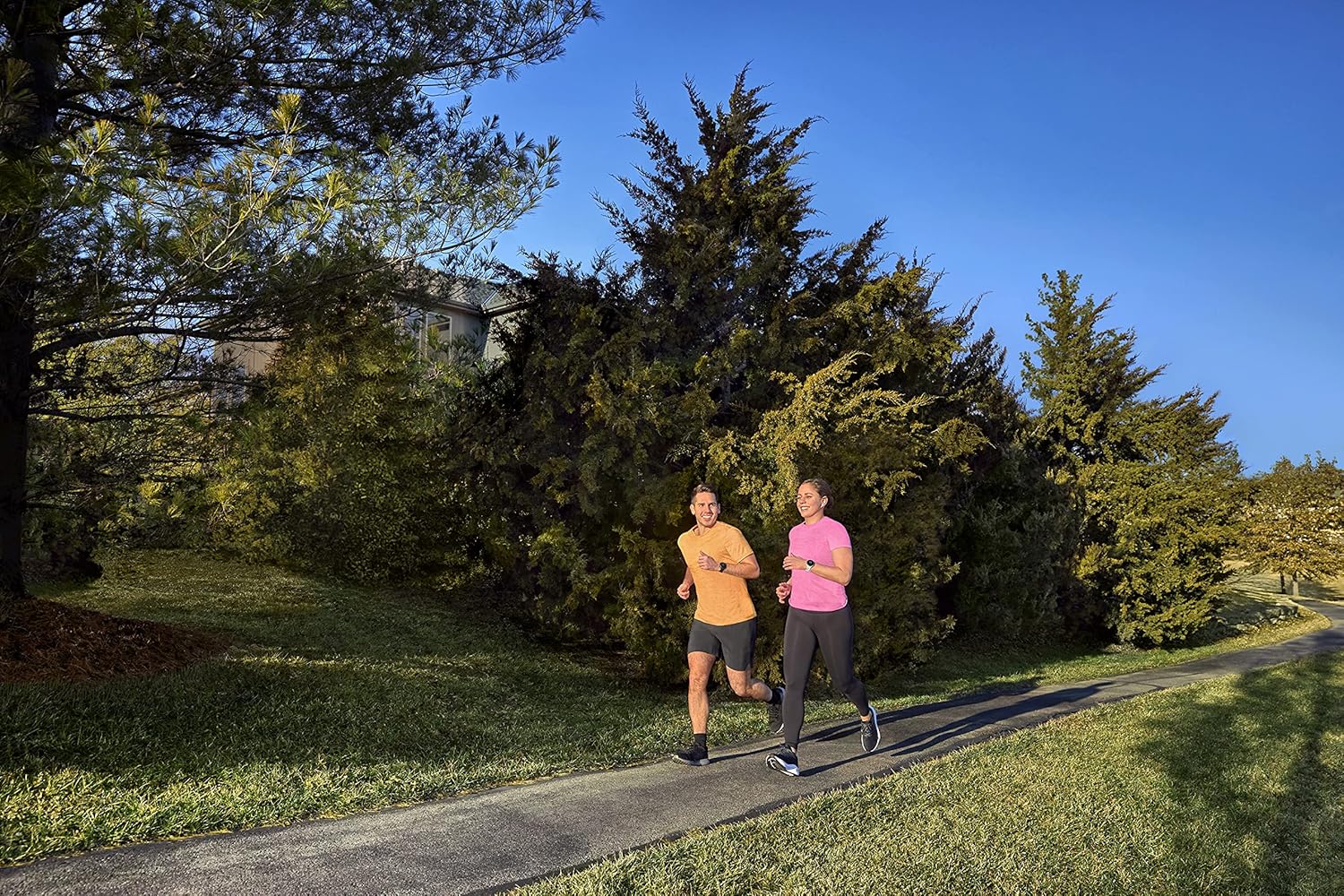 Forerunner 55 - Montre GPS Multi-activités Running avec Fonctions d’Entrainement Coach et Cardio au Poignet – Noire Black Smartwatch