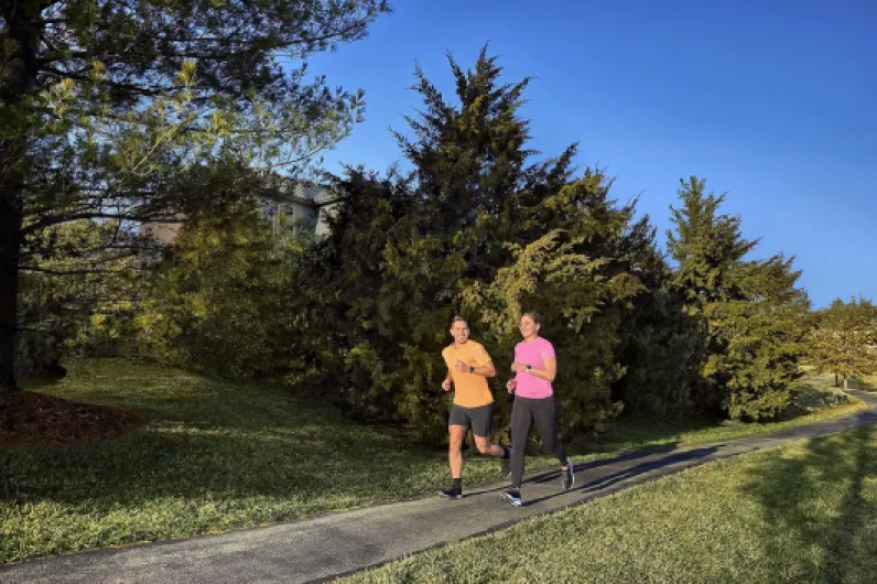 Forerunner 55 - Montre GPS Multi-activités Running avec Fonctions d’Entrainement Coach et Cardio au Poignet – Noire Black Smartwatch