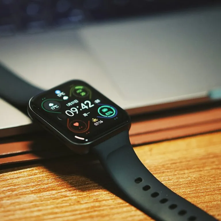 Bracelet boss : l’allié élégant de la montre connectée pour homme exigeant